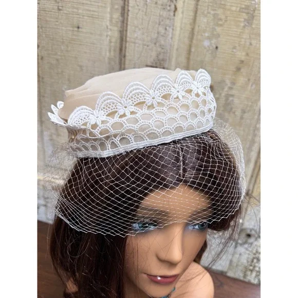 Vintage Cream Satin Pillbox Hat White Lace Birdcage Veil Bridal Wedding - Picture 9 of 13